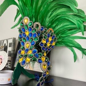 Vibrant Green Feathered Hairpiece with Jewel Accents